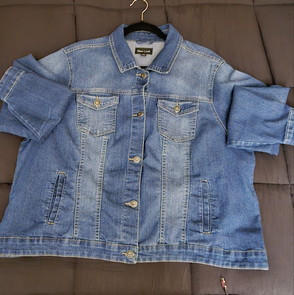 PRE-LOVED JEAN JACKET